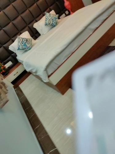 Oyo 84644 Hotel Holiday Inn