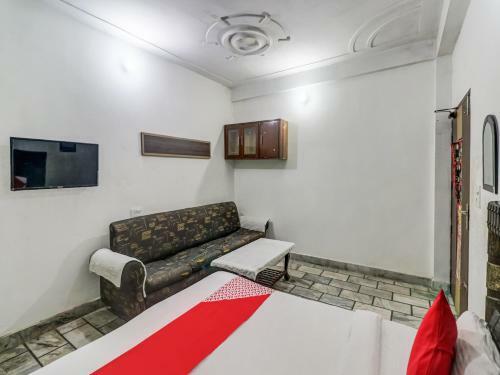 Oyo 84330 Sansaar Hotel