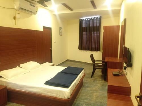 Hotel Om International, Miraj