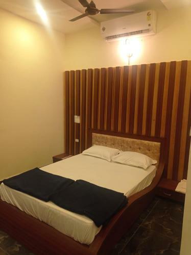 Hotel Om International, Miraj