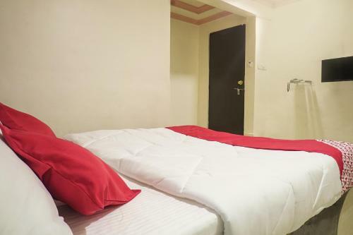 Oyo 12501 Hotel Krishna Palace
