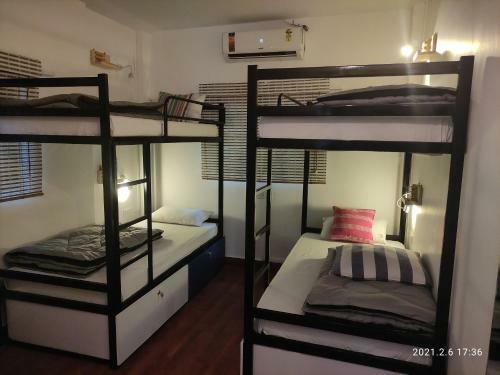 Hoshtel99 - Stay, Cowork & Cafe - A Backpacker Hostel