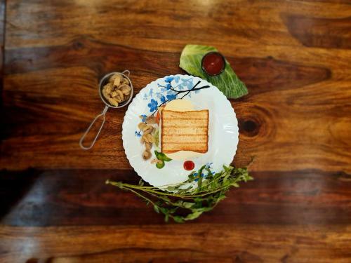 Hoshtel99 - Stay, Cowork & Cafe - A Backpacker Hostel