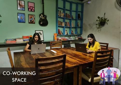 Hoshtel99 - Stay, Cowork & Cafe - A Backpacker Hostel