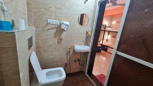 Hoshtel99 - Stay, Cowork & Cafe - A Backpacker Hostel