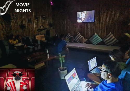 Hoshtel99 - Stay, Cowork & Cafe - A Backpacker Hostel