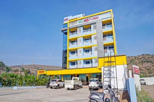 Collection O 84345 Hotel Raj & Lodging
