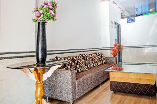 Collection O 84345 Hotel Raj & Lodging