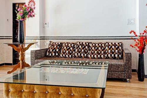 Collection O 84345 Hotel Raj & Lodging