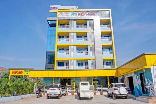 Collection O 84345 Hotel Raj & Lodging