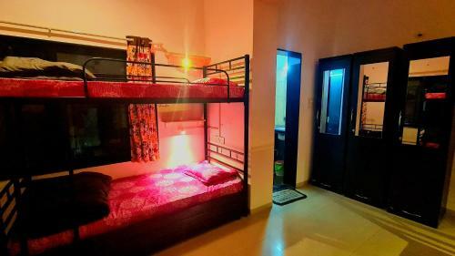 Lifespace- Spacious Hostel In A Luxurious Villa