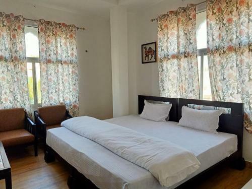 Hotel Hindupura Residency