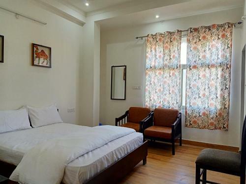 Hotel Hindupura Residency