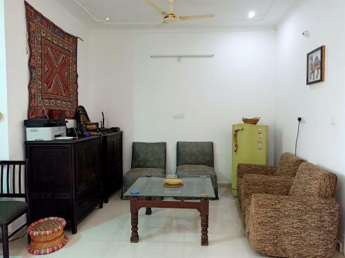 Hotel Hindupura Residency