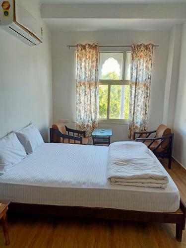 Hotel Hindupura Residency
