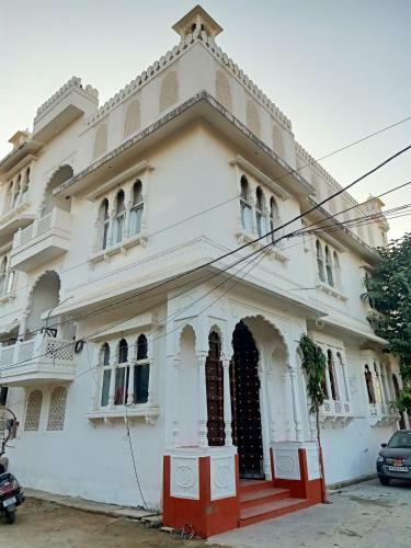 Hotel Hindupura Residency