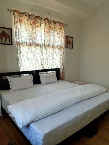 Hotel Hindupura Residency