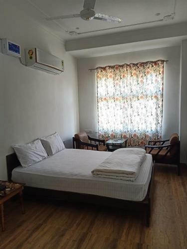 Hotel Hindupura Residency