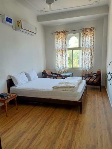 Hotel Hindupura Residency