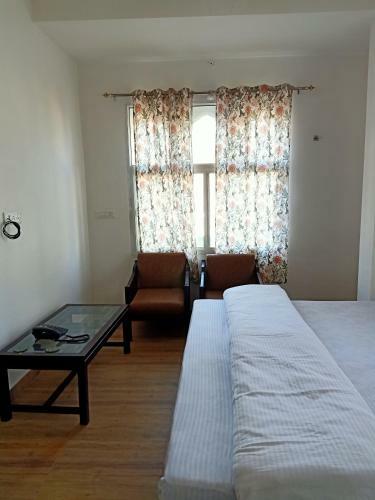 Hotel Hindupura Residency
