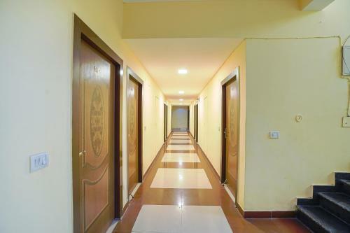 Fabhotel Paras Plaza