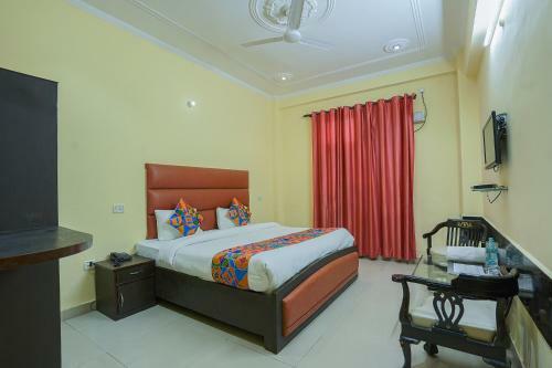 Fabhotel Paras Plaza