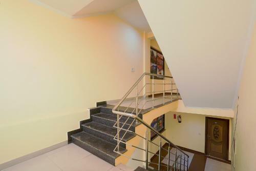 Fabhotel Paras Plaza