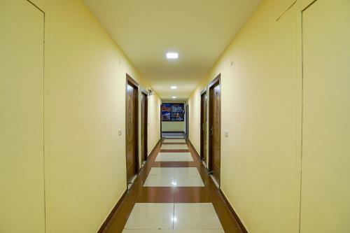 Fabhotel Paras Plaza