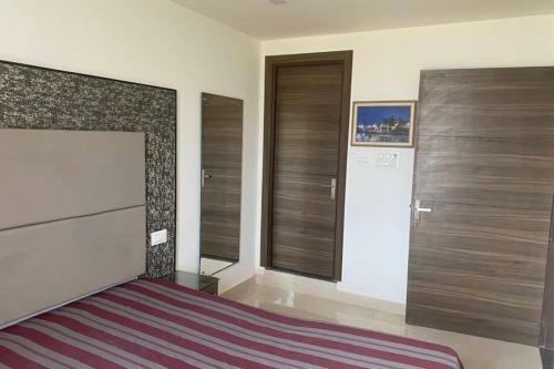 Apartamento Luxurious 2bhk With Huge Terrace, Partial River View