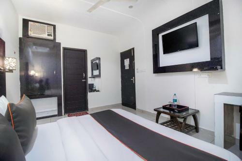 Hotel Collection O 50221 Madhuvan Inn