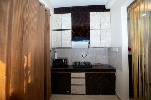 Yogvan Hill View Luxury Apartment
