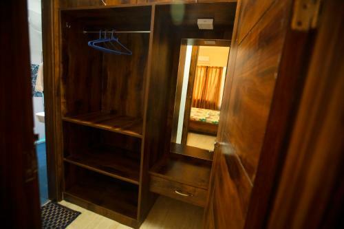 Yogvan Hill View Luxury Apartment