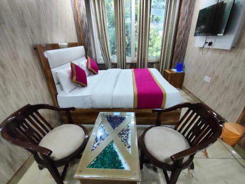 Hotel Laxman Jhula Inn