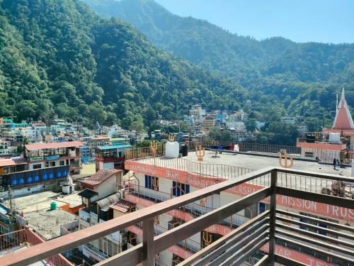 Hotel Laxman Jhula Inn