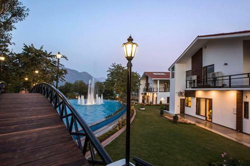A Majestic Luxurious Rajasi Villa Overlooking The Ganges