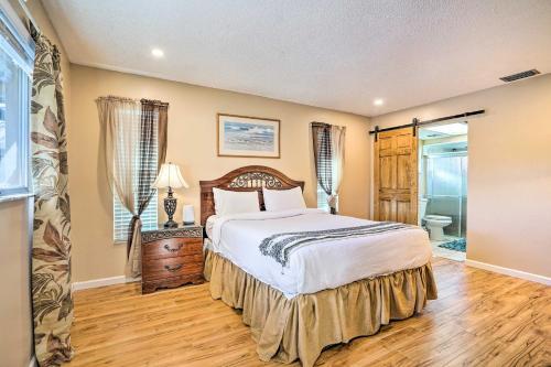 Canalfront Family Home With Dock And Gulf Access!