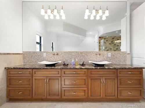 Villa Hawkins - Luxury With Pool