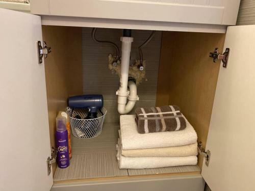 Apartamento Warm Mineral Springs Modern Waterfront Studio