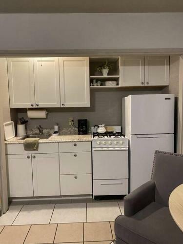 Apartamento Warm Mineral Springs Modern Waterfront Studio