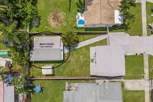 New! Cozy 2 Bd 1 Bth Cottage In Miami Shores