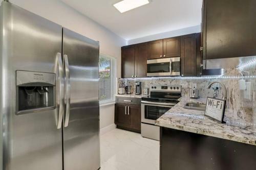New! Cozy 2 Bd 1 Bth Cottage In Miami Shores