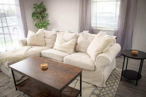 Palm Bay Coastal Chef House 3b 2bth 10min To Beach