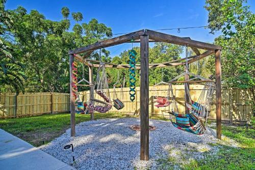Stylish Palm Harbor Escape With Outdoor Oasis And Pool