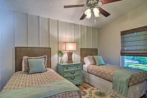 Stylish Palm Harbor Escape With Outdoor Oasis And Pool