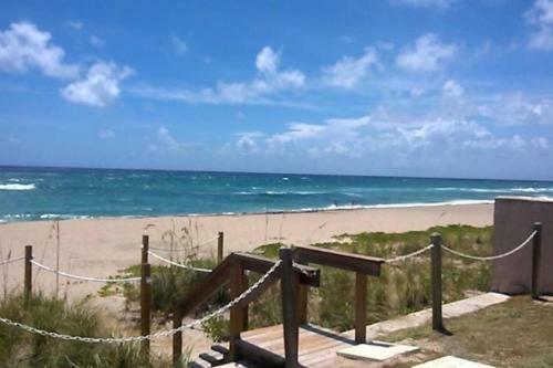 Aparthotel Hemingway Suites At Palm Beach Hotel Island