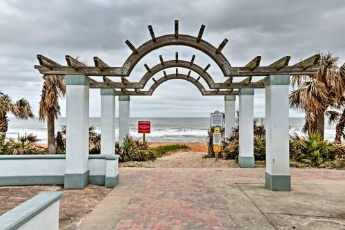 Coastal Bungalow 2 Blocks To Ormond Beach!