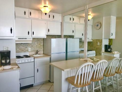 Beachfront Bliss - Suite At Symphony Beach Club