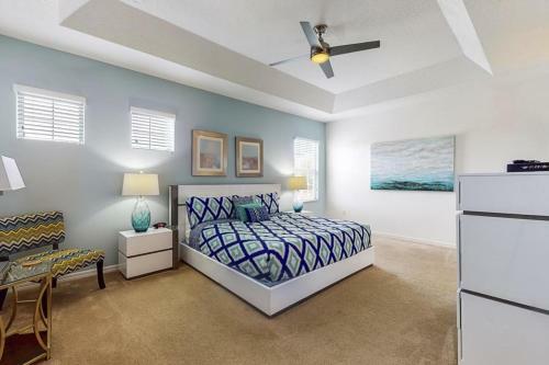 Beautiful 6 Bedroom Home With Games & More! Home