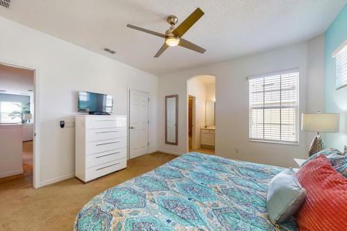 Beautiful 6 Bedroom Home With Games & More! Home