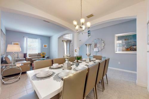 Helen's Luxury Providence Vacation Home
